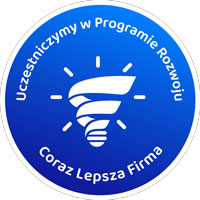 Logo z napisem Uczestniczymy w Programie Rozwoju Coraz Lepsza Firma na niebieskim tle.